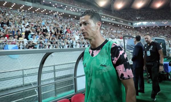2019년 7월26일 국내 축구 팬들의 기대 속 열린 팀 K리그와 유벤투스FC 친선 경기에서 크리스티아누 호날두가 출전하지 않았다. 사진은 2019년 7월26일 서울 마포구 월드컵경기장에서 열린 팀 K리그와 유벤투스FC 친선경기에서 크리스티아누 호날두가 경기장에 입장하는 모습. /사진=뉴스1