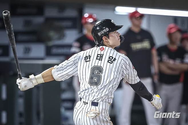 롯데 자이언츠 내야수 한태양이 25일 부산 사직야구장에서 열린 2025 신한 SOL Bank KBO리그 KIA 타이거즈와의 팀 간 10차전에서 4타수 3안타 3타점을 기록, 팀 3연승을 이끌었다. 사진 롯데 자이언츠