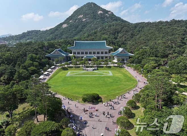 제21대 대통령 선거 투표일인 3일 서울 종로구 청와대에 관광객들이 북적이고 있다. 2025.6.3/뉴스1 ⓒ News1 박지혜 기자