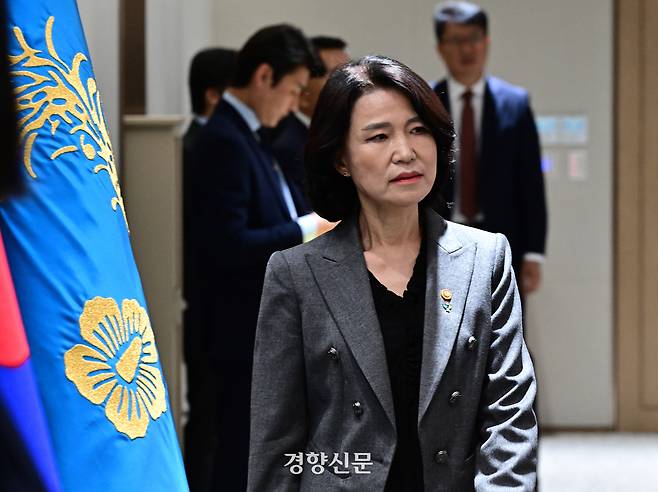 지난 6월5일 용산 대통령실에서 열린 이재명 정부 첫 국무회의에 이진숙 방송통신위원회 위원장이 참석하고 있다. 김창길 기자