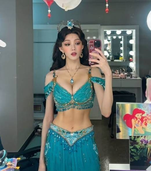 이성경 소셜미디어