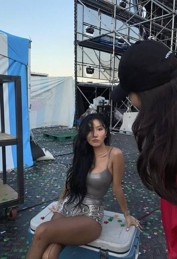 가수 화사 인스타그램