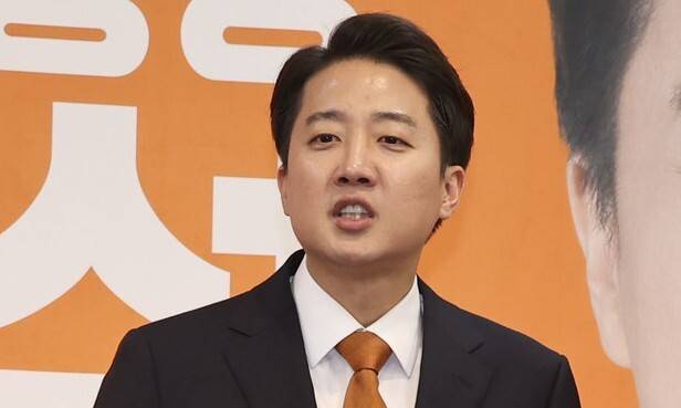 2025년 5월29일 이준석 개혁신당 대선 후보가 국회에서 기자회견을 하고 있다. 한겨레 윤운식 선임기자 yws@hani.co.kr