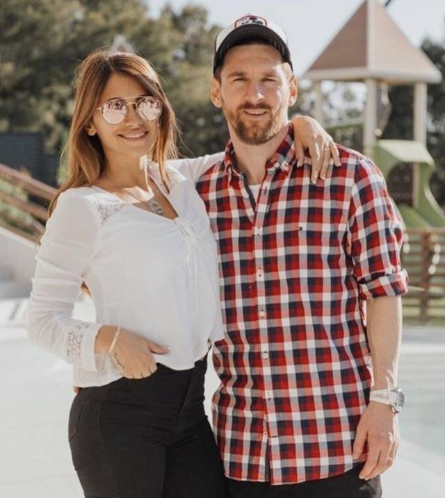 안토네야 로쿠소(왼쪽)와 리오넬 메시. /사진=안토네야 로쿠소 SNS