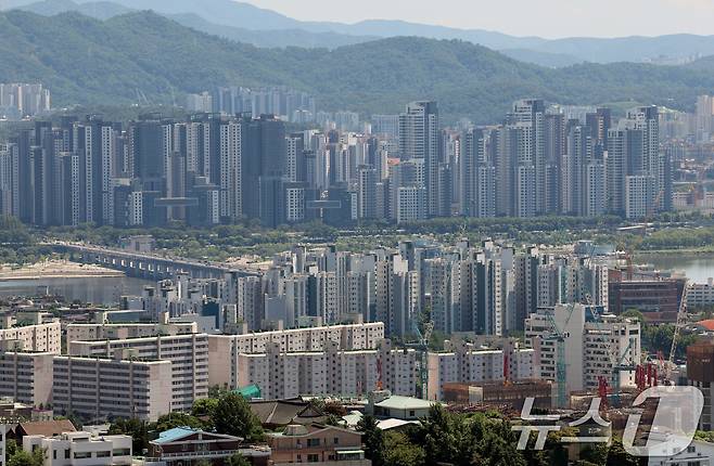 서울 남산에서 바라본 서울 시내 아파트 모습. ⓒ News1 황기선 기자