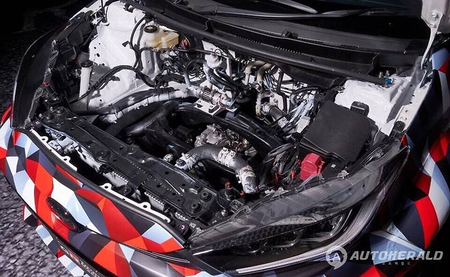 도요타는 미드십 엔진의 특성상 개발에 여러 어려움이 있는 부분을 인정했다(출처: 도요타 GR 야리스 M 콘셉트)