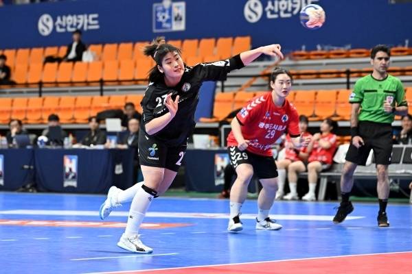 사진 여자부 7미터 드로에서 가장 많은 골을 넣은 경남개발공사 최지혜, 사진 제공=한국핸드볼연맹