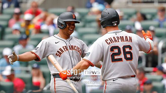 ▲ 라파엘 데버스와 맷 채프먼.