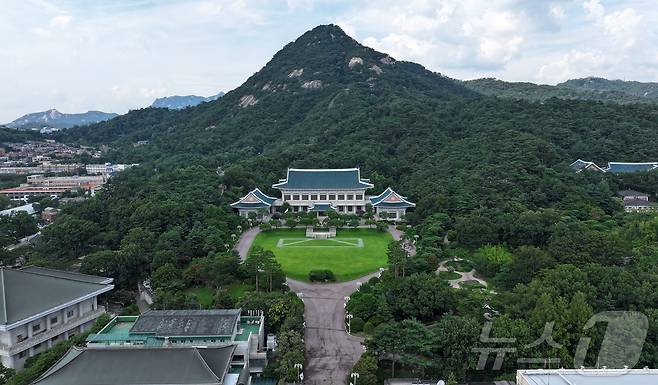 이재명 대통령이 청와대로 집무실 복귀를 예고한 가운데 오는 8월 1일부터 보안·안전 점검 등 준비작업을 위해 관람이 임시 중단된다. 2025.7.30/뉴스1 ⓒ News1 김진환 기자
