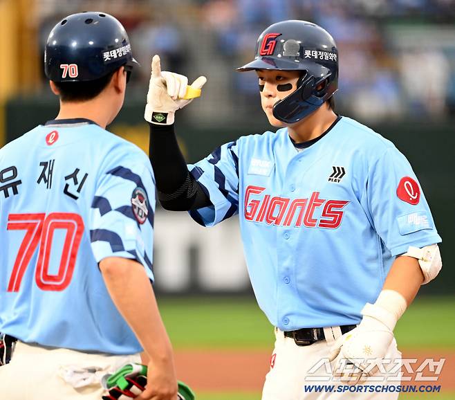 22일 부산 사직야구장에서 열린 삼성과 롯데의 경기, 6회말 한태양이 안타를 치고 있다. 부산=허상욱 기자wook@sportschosun.com/2025.06.22/