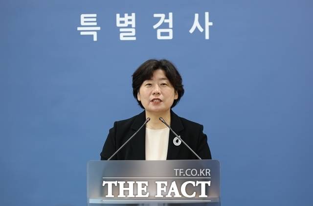 내란 사건을 수사하는 조은석 특별검사팀이 '12·3 비상계엄' 당시 국민의힘 지도부의 국회 비상계엄 해제 의결 방해 의혹 관련 수사에 돌입할 것으로 보인다. 사진은 박지영 특검보. /뉴시스