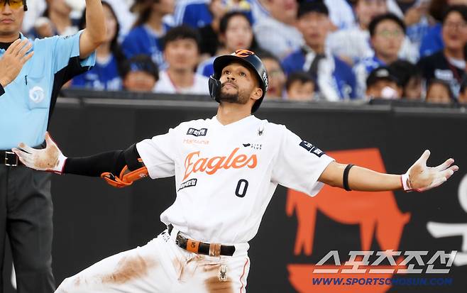 31일 대전 한화생명볼파크에서 열린 한화 이글스와 삼성 라이온즈의 경기. 1회말 무사 2루 한화 리베라토가 적시타를 날린 뒤 환호하고 있다. 대전=박재만 기자 pjm@sportschosun.com/2025.07.31/