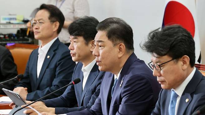 김병기 더불어민주당 대표 직무대행 겸 원내대표가 31일 국회에서 열린 정책조정회의에서 발언하고 있다. 사진=서동일 기자