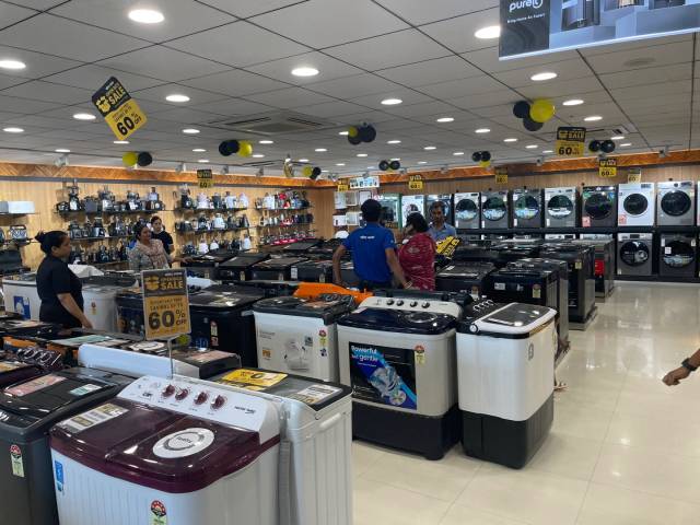 인도 사우스 이스트 델리 지역 가전 판매 매장 내부 모습. 이정훈 기자