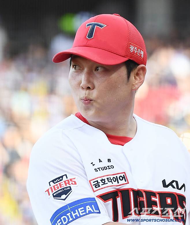 6일 광주 기아 챔피언스필드에서 열린 롯데-KIA전. KIA 선발투수 김건국이 1회를 1실점으로 막은 후 기뻐하고 있다. 광주=정재근 기자 cjg@sportschosun.com/2025.7.6/