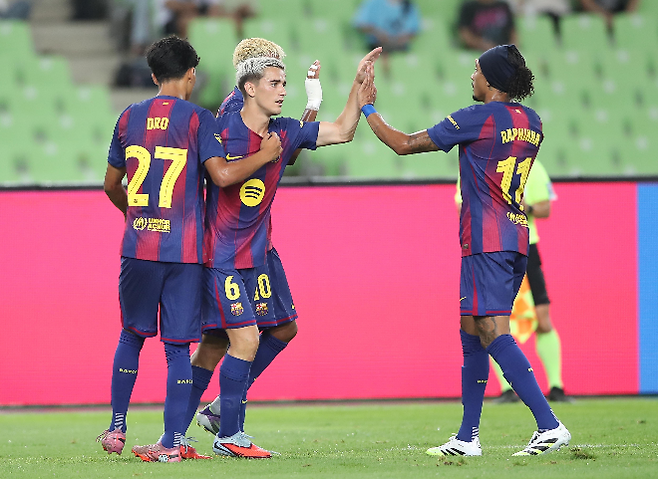 4일 대구스타디움에서 열린 FC바르셀로나 2025 아시아투어 에디션 대구FC와 FC바르셀로나의 경기. 전반전 FC바르셀로나의 가비가 팀의 첫 골을 넣은 뒤 기뻐하고 있다. 사진=연합뉴스 제공