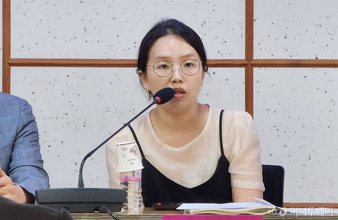 4일 국회의원회관에서 열린 '전공의 수련환경 개선 및 수련 연속성 확보방안 모색' 정책세미나에서 의정갈등 이후 서울아산병원 산부인과에서 사직한 후 출산한 정소연 전공의는 수련을 재개할 지 결정하지 못했다고 밝혔다. 현재의 수련환경에서 육아를 병행하기가 현실적으로 어렵기 때문이라는 게 그의 하소연이다. /사진=정심교 기자