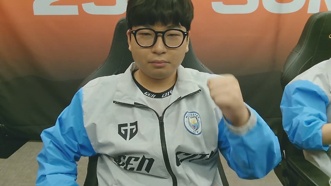 마지막 세트를 잡고 팀을 결승 진출전으로 진출시킨 젠시티 '크롱' 황세종(출처=대회 실황 캡처).