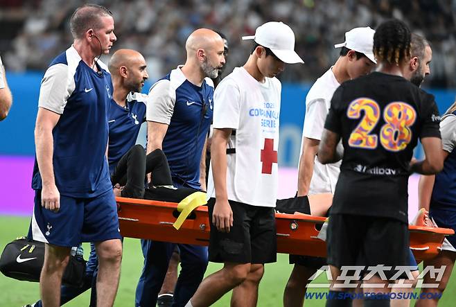 EPL 개막을 얼마 남지 않은 토트넘에게 큰 위기가 찾아왔다