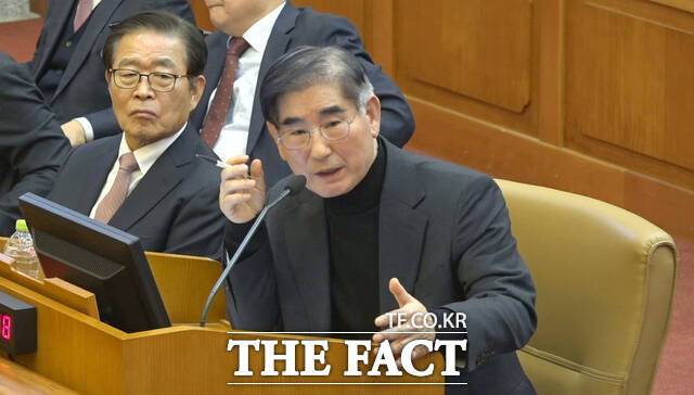 김용현 전 국방부장관이 1월 23일 서울 종로구 헌법재판소에서 열린 대통령 탄핵심판 4차 변론기일에 증인으로 출석해 질문에 답변하고 있다. /헌법재판소. 뉴시스