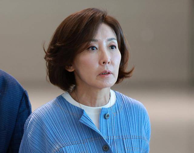 나경원 국민의힘 의원이 지난달 20일 인천국제공항을 통해 출국하고 있다. 뉴시스