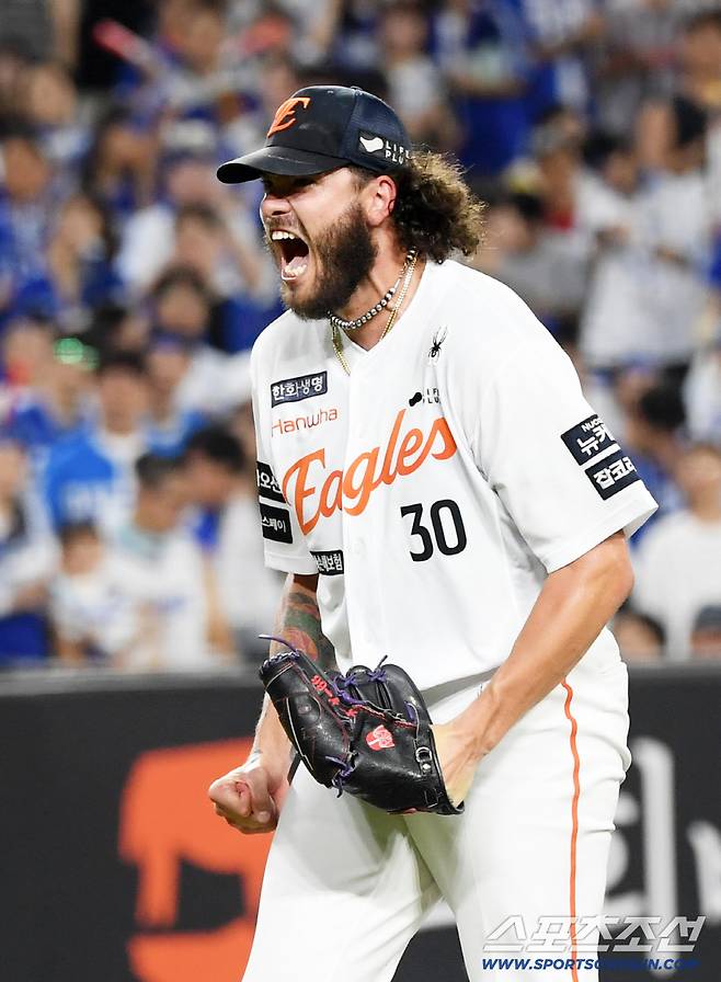 30일 대전 한화생명볼파크에서 열린 한화 이글스와 삼성 라이온즈의 경기. 한화 선발 폰세가 6이닝 무실점 호투를 펼친 뒤 포효했다. 대전=박재만 기자 pjm@sportschosun.com/2025.07.30/