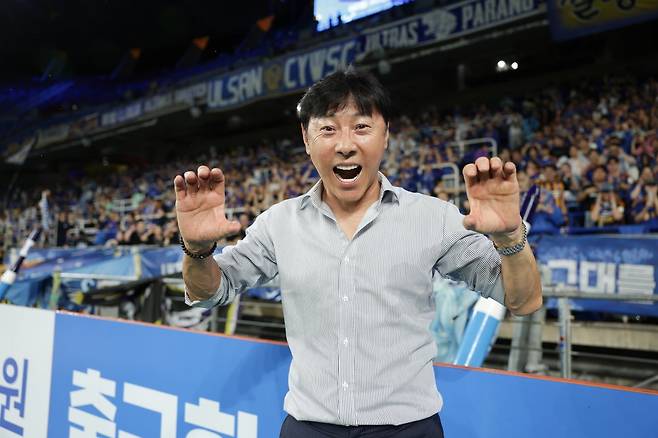 신태용 감독은 울산 데뷔전이었던 9일 제주와 홈경기에서 1-0 승리를 거뒀다. 12경기 만의 승리라는 의미를 넘어, 전술 변화와 팀 분위기 회복이라는 두 마리 토끼를 잡은 경기였다. 사진제공|한국프로축구연맹