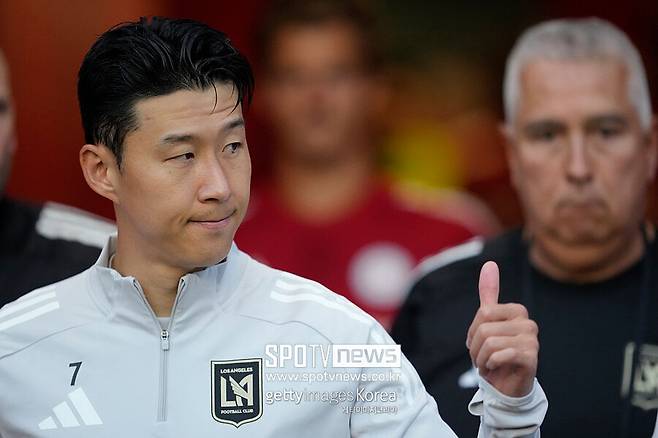 ▲ 손흥민은 긍정적인 전망을 내놓았다. 그는 "정말 좋은 패스였고, 분명 상대와 접촉이 있었다. 의심할 여지 없는 페널티킥이었다"며 "승점 3점을 얻지 못해 조금 아쉽다. 하지만 모두가 정말 노력했고, 데뷔전에 나설 수 있어 기쁘다. 곧 골도 나올 것이라 기대한다"라고 언급했다.