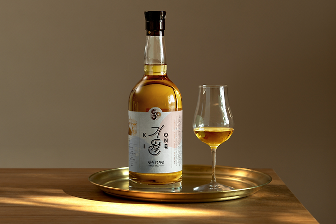 기원이 국산 원재료만을 사용해 선보인 광복 80주년 에디션 싱글몰트 위스키. 사진 출처 기원