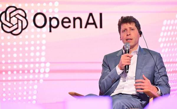 ▲샘 올트먼 OpenAI 대표가 2023년 6월9일 서울 영등포구 63빌딩에서 열린 'K-Startups meet OpenAI'에서 발언하고 있다. ⓒ연합뉴스