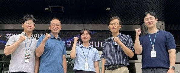 (왼쪽부터) 서울 서초경찰서 교통범죄수사팀 이우재 경사, 손석원 경감, 김솔 순경, 김오현 경위, 심규돈 경사. 사진=서초경찰서