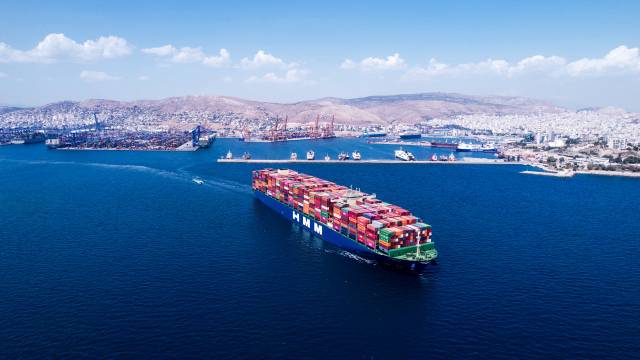 1만 6000TEU급 컨테이너선 ‘HMM 누리호’. 부산일보DB