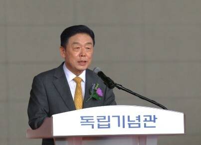 김형석 독립기념관장이 15일 충남 천안 독립기념관 겨례의 집에서 제80주년 광복절 경축식 기념사를 하고 있다. 독립기념관 제공