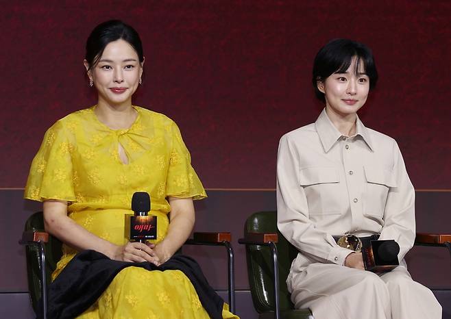 넷플릭스 ‘애마’ 제작발표회 이하늬, 방효린(왼쪽부터). 사진| 연합뉴스
