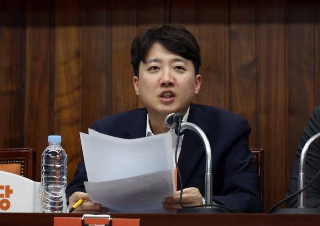 발언하는 이준석 대표 - 이준석 개혁신당 대표가 11일 서울 여의도 국회도서관에서 열린 2025 개혁신당 연찬회에서 발언하고 있다. 2025.08.11. 뉴시스