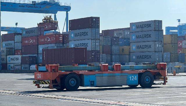 네덜란드 로테르담 마스블락테 APM 터미널에서 운영 중인 무인 유도 차량. 연합뉴스