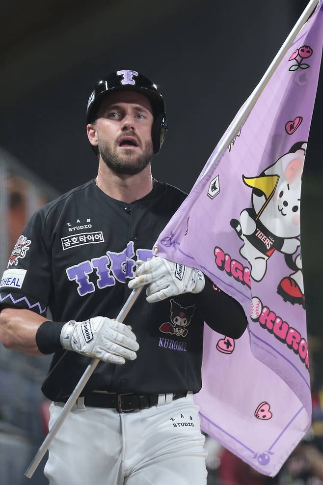 KIA 패트릭 위즈덤이 폭염 탓에 탈수 증세를 보여 21일 광주 키움전 선발출전 선수 명단에서 제외됐다. 사진 | KIA 타이거즈