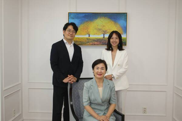 (왼쪽부터)김탁규 IBK기업은행 판교WM센터 PB팀장, 이미옥 IBK기업은행 판교WM센터장, 최윤정 IBK기업은행 판교WM센터 PB팀장. 이현정 기자