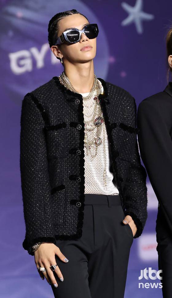 그룹 올데이 프로젝트가 26일 오후 경기도 고양시 킨텍스에서 열린 '2025 SBS 가요대전 SUMMER' 블루카펫 행사에 참석해 포토타임을 갖고 있다. 박세완 엔터뉴스팀 기자 park.sewan@jtbc.co.kr