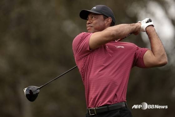 지난해 12월 타이거 우즈의 스윙 모습. /AFPBBNews=뉴스1