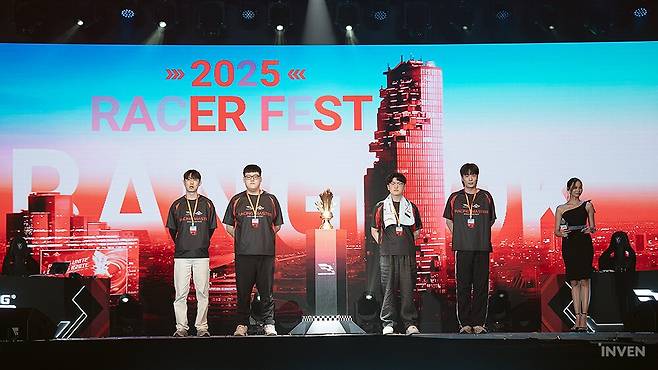 ▲ 한국 4강에 오른 F.료스케, EG·GomTaeng, EG·풀악셀, 데오ツ