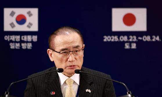 위성락 국가안보실장이 24일 일본 도쿄의 한국프레스센터가 마련된 호텔에서 이재명 대통령의 일본 방문 관련 브리핑을 하고 있다. 연합뉴스