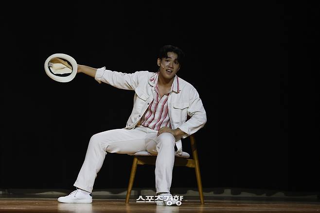 경향신문이 주최하고 스포츠경향이 주관하는 2025 경향 뮤지컬콩쿠르 본선이 열린 23일 서울 강동구 호원아트홀에서 고등부 임우균이 ‘멤피스’를 열창하고 있다. 2025.08.23 문재원 기자
