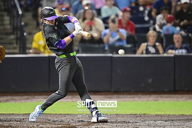 ▲ 23일 메이저리그 데뷔전에서 첫 홈런을 터뜨리는 등 강한 인상을 남긴 카슨 윌리엄스