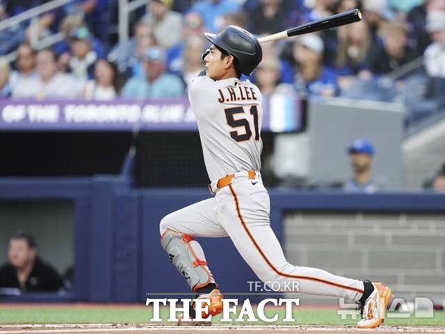 샌프란시스코 이정후는 25일(한국시간) 밀워키전에서 안타와 볼넷 각 한 개를 기록하며 팀 승리에 기여했다. /뉴시스