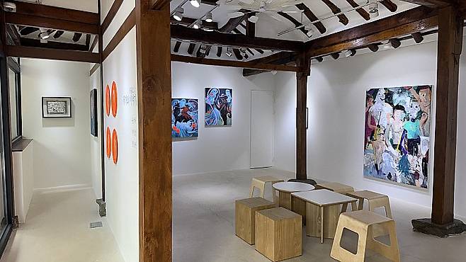 광주 동구 예술공간 집에서 진행된 '프롤로그 세 개의 이야기' 전시 전경.예술공간 집 제공