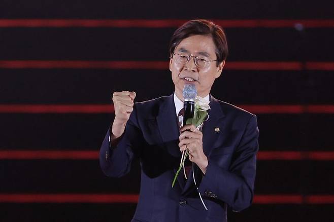 국민의힘 조경태 당대표 후보가 22일 충북 청주시 흥덕구 청주오스코에서 열린 국민의힘 제6차 전당대회에서 비전 발표를 하고 있다. 연합뉴스