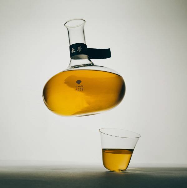 경주 교촌 최부자 가문이 운영하는 양조장 '교촌도가'의 '교동의 비주 대몽재 1779 전통주'가 '2025 대한민국 관광공모전' 에서 로컬특화 가공식품 부문 금상(국무총리상)을 차지했다.