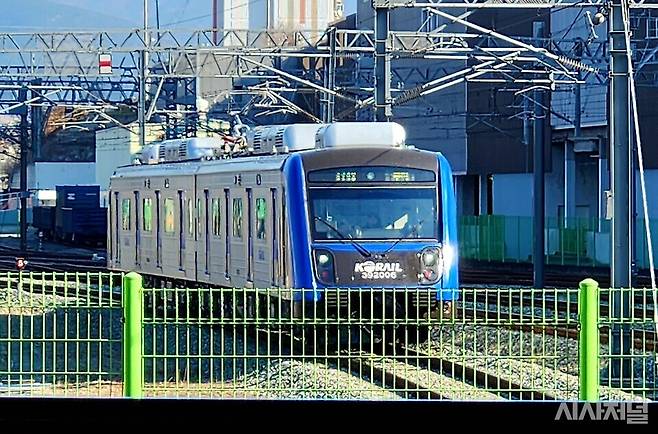 경산에서 출발해 동대구역으로 들어오는 구미행 대경선 열차 ⓒ시사저널