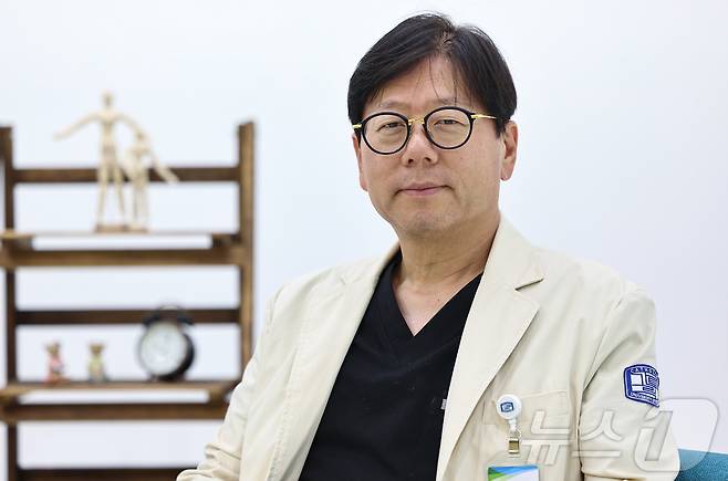 이지열 가톨릭대학교 서울성모병원 비뇨의학과 교수가 서울 서초구 서울성모병원에서 뉴스1과 인터뷰를 갖고 있다. /뉴스1 ⓒ News1 김도우 기자